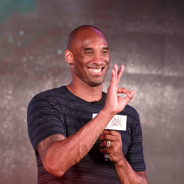 Retired Nba Star Kobe Bryant Poses Press Conference Reality Show — Stock Photo, Image