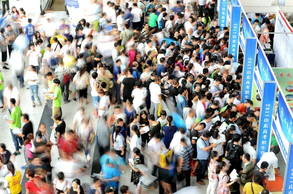 Studenten Und Eltern Drängen Sich Der Stadt Nan Der Ostchinesischen — Stockfoto