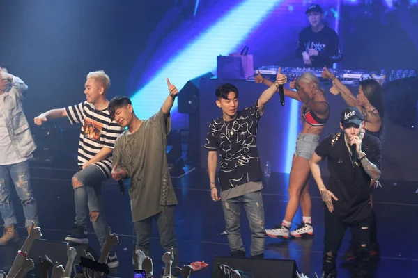 Mitglieder Der Südkoreanischen Idolgruppe Aomg Treten Bei Ihrem Konzert Shanghai — Stockfoto