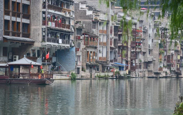 Régi Házak Láthatók Mentén Wuyang Folyó Zhenyuan Ősi Vízi Város — Stock Fotó