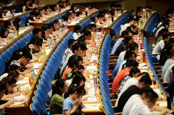 Estudantes Chineses Participam Uma Sessão Tutorial Revisão Para Exame Anual — Fotografia de Stock