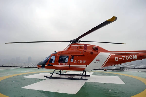 Primo Elicottero Soccorso Assistenza Emergenza Chongqing Atterra Chongqing Emergency Medical — Foto Stock