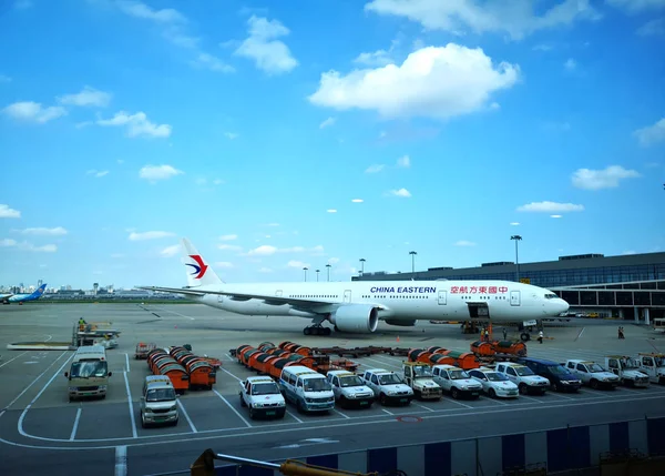 Реактивный Самолет Авиакомпании China Eastern Airlines Замечен Аэропорту Шанхая Китай — стоковое фото
