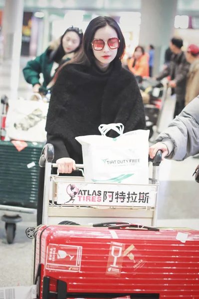 Actrice Chinoise Arrive Aéroport International Pékin Chine Janvier 2019 — Photo
