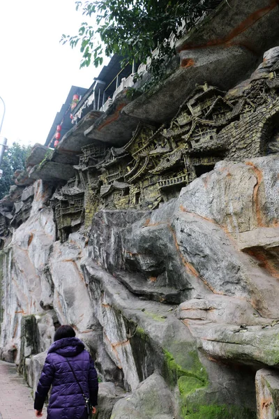 Vue Restaurant Construit Sommet Une Falaise Sculptée Reliefs Bâtiments Diaojiaolou — Photo