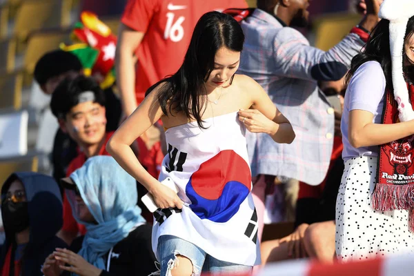 Sydkoreansk Fotboll Fläkt Bär Flagga Visar Stöd För Sydkorea Landslaget — Stockfoto
