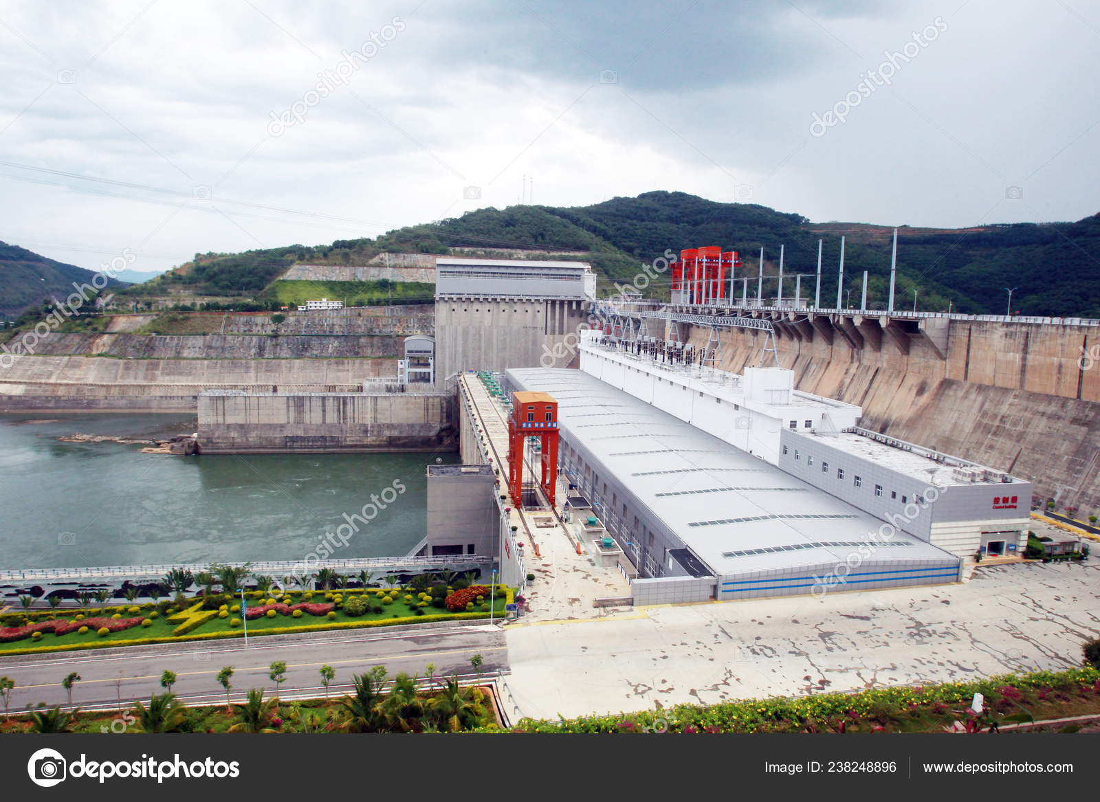Uma Vista Barragem Usina Hidrelétrica Jinghong Rio Lancang Parte Chinesa —  Foto editorial © IC Photo #238248896, image size:1600x1167