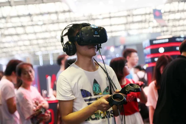 Bir Ziyaretçi Ayrıca Chinajoy 2016 Olarak Bilinen Çin Dijital Eğlence — Stok fotoğraf