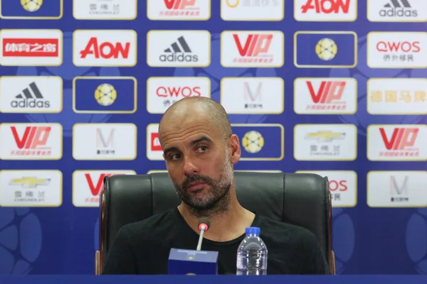 Entraîneur Chef Pep Guardiola Manchester City Écoute Une Question Lors — Photo
