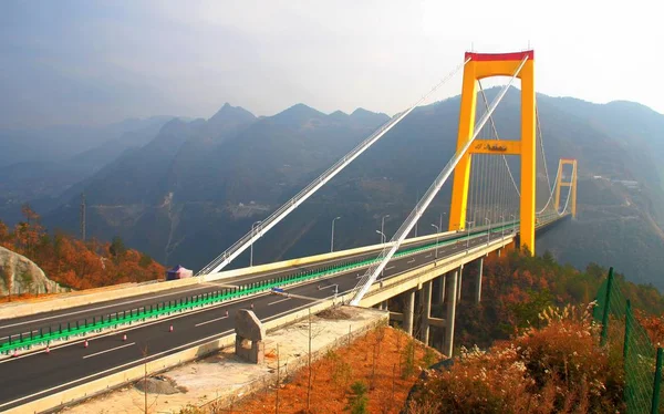 Plik Widok Mostu Rzece Sidu Przekraczania Doliny Rzeki Sidu Yesanguan — Zdjęcie stockowe
