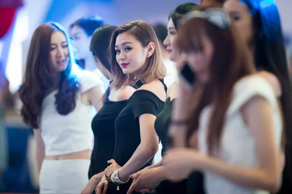 Showgirls Posera Scenen Den Kina Digital Entertainment Expo Även Känd — Stockfoto