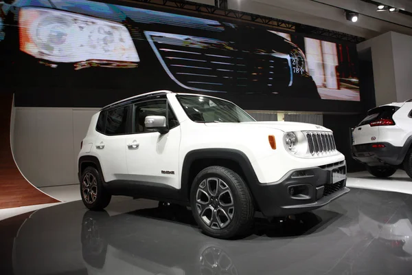 Jeep Renegade Está Exibição Durante 13Th Beijing International Automotive Exhibition — Fotografia de Stock