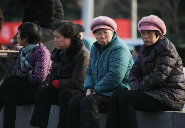 Пожилые Китайцы Отдыхают Парке Города Сюйчан Провинции Хэнань Января 2015 — стоковое фото