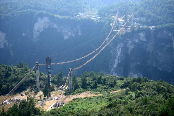 Vue Pont Fond Verre Long Élevé Monde Construction Dessus Grand — Photo