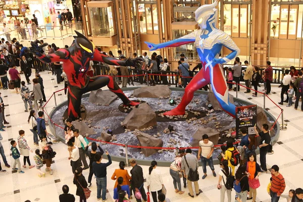 Enormi Modelli Personaggi Dello Show Televisivo Giapponese Ultraman Sono Mostra — Foto Stock