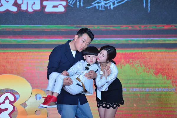 Από Αριστερά Κινέζος Ηθοποιός Τονγκ Νταγουέι Μικρός Αστέρας Γιουνκόνγκ Και — Φωτογραφία Αρχείου