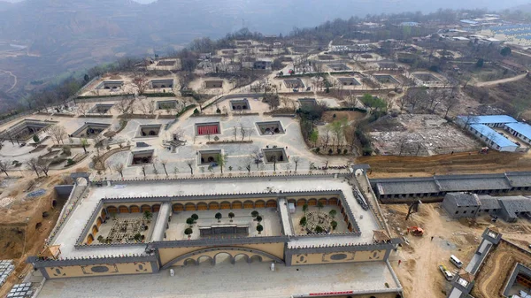 Vue Aérienne Cours Construites Dans Des Fosses Loess Dans Ville — Photo