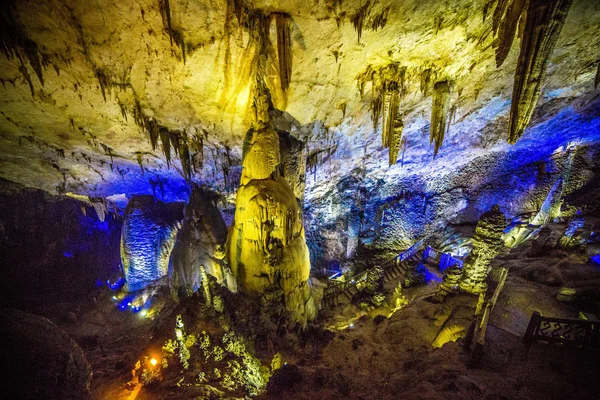 Widok Jaskinię Zhijin Jaskinię Krasową Znaną Również Jako Daji Cave — Zdjęcie stockowe