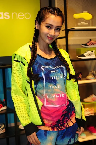 Hong Kong Model Aktris Angelababy Katılır Shanghai China Adidas Neo — Stok fotoğraf