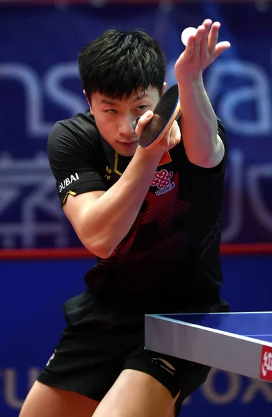 Long China Serve Contro Wong Chun Ting Hong Kong Nella — Foto Stock