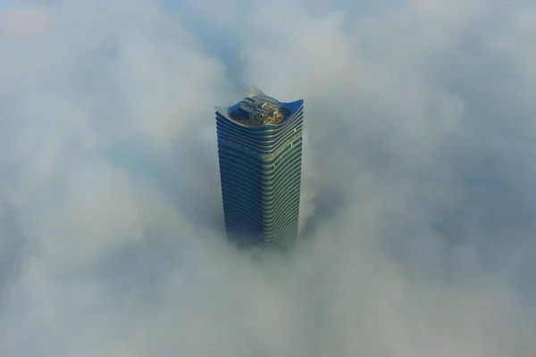 Beyaz Manolya Plaza Pudong Shanghai Çin Lujiazui Finans Bölgesinde Yoğun — Stok fotoğraf