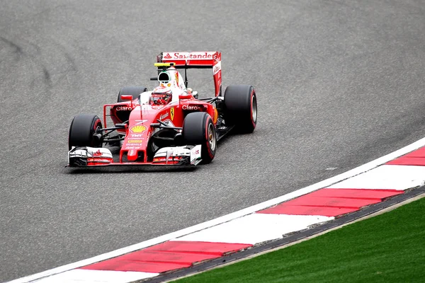 Гонщик Ferrari Кими Райкконен Финляндии Участвует Квалификационной Сессии Гран Китая — стоковое фото