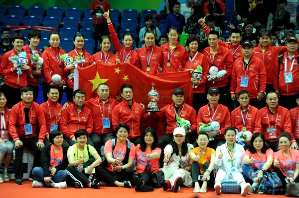 Les Joueurs Badminton Les Membres Équipe Chine Posent Lors Cérémonie — Photo