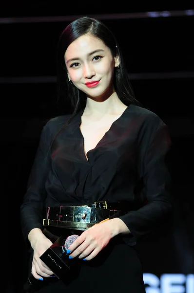 Hong Kong Schauspielerin Angelababy Posiert Auf Einer Maybelline Kosmetikmesse Shanghai — Stockfoto