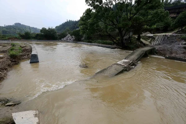View Damaged Bridge Heavy Rain Gulong Village Banlan Town Rongan — Stock Photo, Image