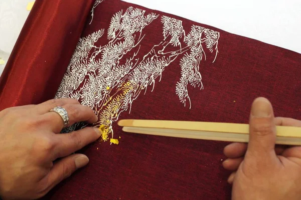 Egy Művész Hoz Létre Kézműves Munka Közben Kelet Kína Behozatali — Stock Fotó