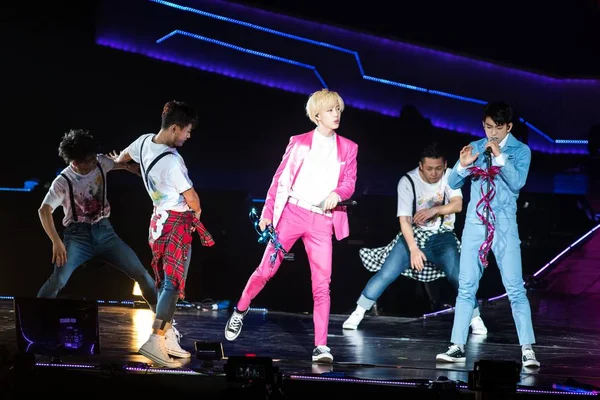Члены Южнокорейской Бойз Группы Got7 Выступают Своем Концерте Шанхае Китай — стоковое фото