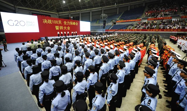 Policiais Chineses Bombeiros Soldados Pla Exército Libertação Popular Trabalhadores Médicos — Fotografia de Stock