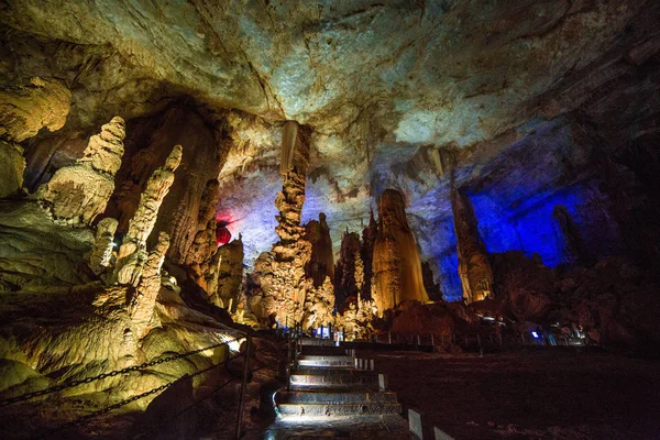 Widok Jaskinię Zhijin Jaskinię Krasową Znaną Również Jako Daji Cave — Zdjęcie stockowe