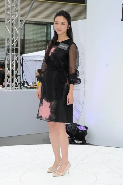 Китайская Актриса Тан Вэй Позирует Рекламном Мероприятии Ювелирных Изделий Mikimoto — стоковое фото