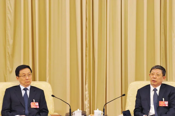 Секретарь Шанхайского Муниципального Комитета Коммунистической Партии Китая Хань Чжэн Слева — стоковое фото