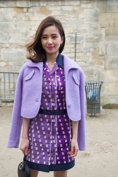 Atriz Chinesa Liu Shishi Chega Para Desfile Moda Carven Durante — Fotografia de Stock