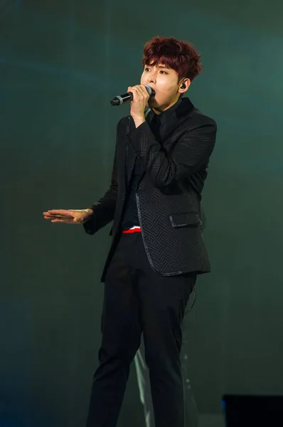 Кім Ryeo Wook Ryeowook Південнокорейських Хлопчик Групи Super Junior Виконує — стокове фото