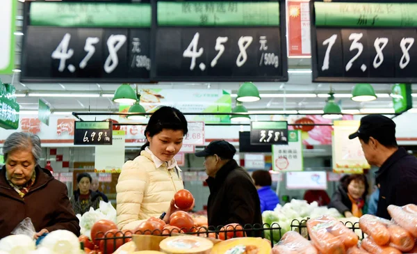 Китайський Магазин Клієнтів Овочів Супермаркеті Ханчжоу Східна Китай Провінції Чжецзян — стокове фото