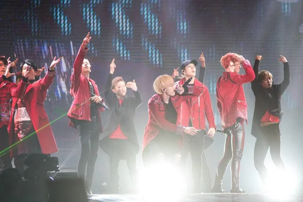 Члены Южнокорейской Бойз Группы Got7 Выступают Своем Концерте Шанхае Китай — стоковое фото