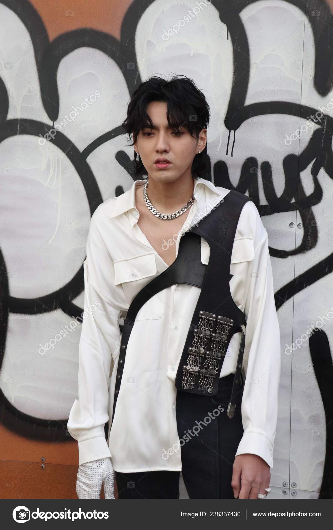 Chinese Singer Actor Kris Yifan Attends Louis Vuitton Fashion Show – Stock  Editorial Photo © ChinaImages #238337430