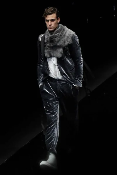 Model Displays New Creation Emporio Armani Fashion Show Milan Men — Stock Photo, Image