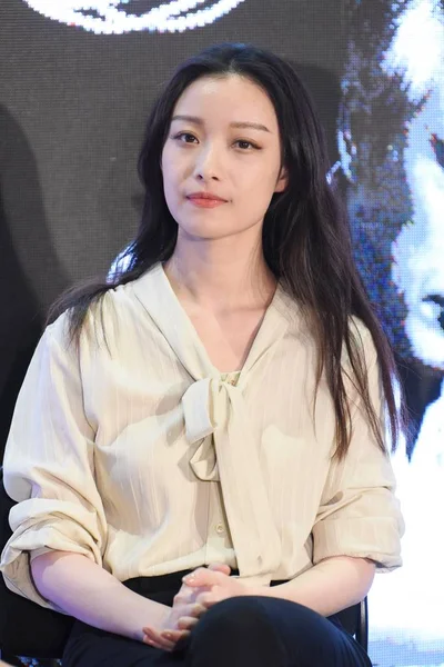 中国の女優Ni Niは 2019年1月17日に新しいドラマの記者会見に出席します — ストック写真
