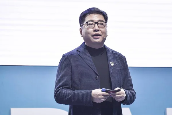作为最大的科技媒体和创新者社区之一的极园创始人和总裁张鹏 在2019年1月18日于中国北京举行的 2019年 的极园会议上发表讲话 — 图库照片