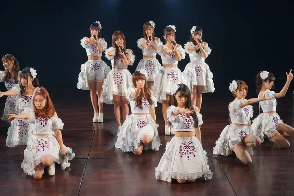 Miembros Del Grupo Chicas Chinas Snh48 Presentan Concierto Para Recaudar —  Fotos de Stock