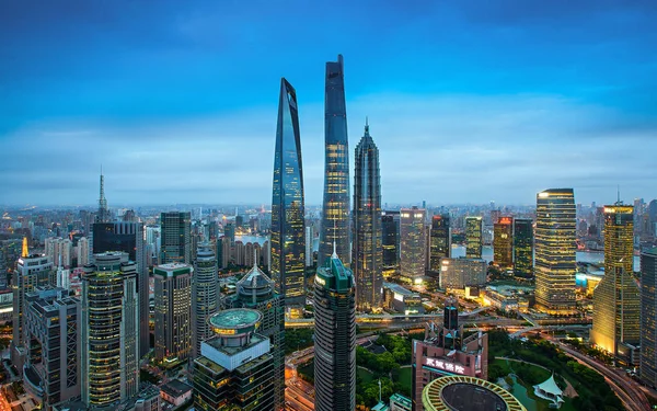 Нічний Погляд Lujiazui Фінансового Району Shanghai Вежі Найвищою Центр Шанхайський — стокове фото