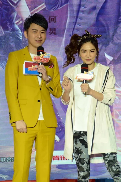 女優の右 台湾ポップ ガール グループ のエラ陳浙江衛星テレビのバラエティー番組 中国でチャンピオンのビート の記者会見に臨んだ 2016 — ストック写真