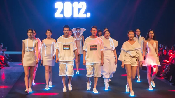 Sınıf Pekin Teknoloji Enstitüsü Nde Moda Dan Önce Mezuniyet Pekin — Stok fotoğraf