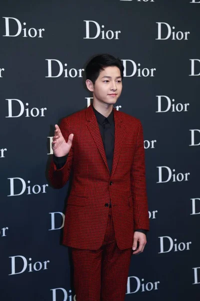 Actor Surcoreano Song Joong Llega Desfile Moda Dior Homme 2016 — Foto de Stock