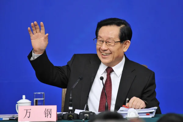 Wan Gang Ministro Ciencia Tecnología China Saluda Los Reporteros Una —  Fotos de Stock