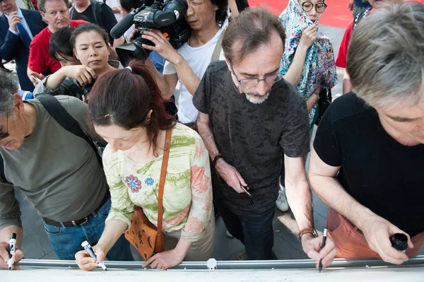 Dibujantes Extranjeros Dibujan Imágenes Que Muestran Sus Impresiones Pekín Durante — Foto de Stock